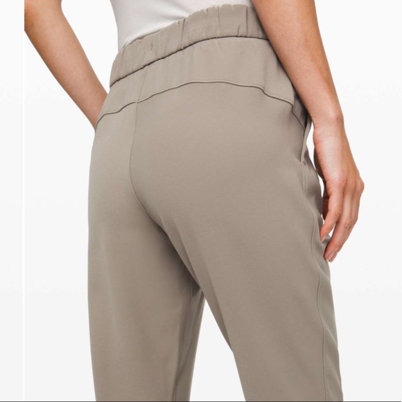 New Lululemon On The Fly Pant Carbon Dust Gray - Picture 5 of 6